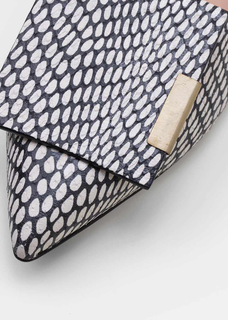 The Allegra Black & White